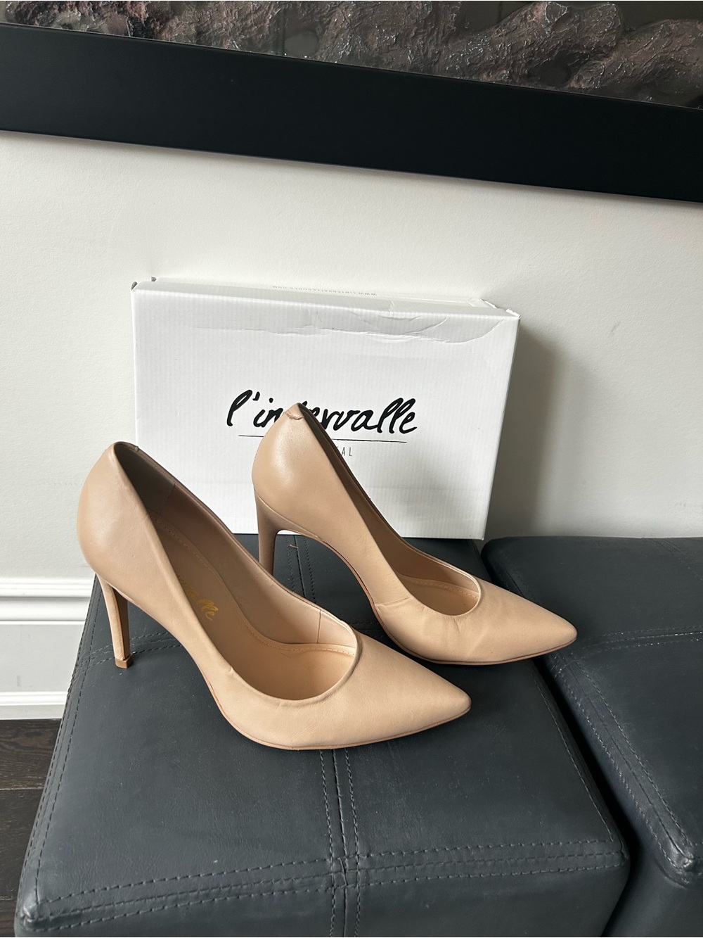 L'INTERVALLE Beige Pointed-Toe Leather Pumps